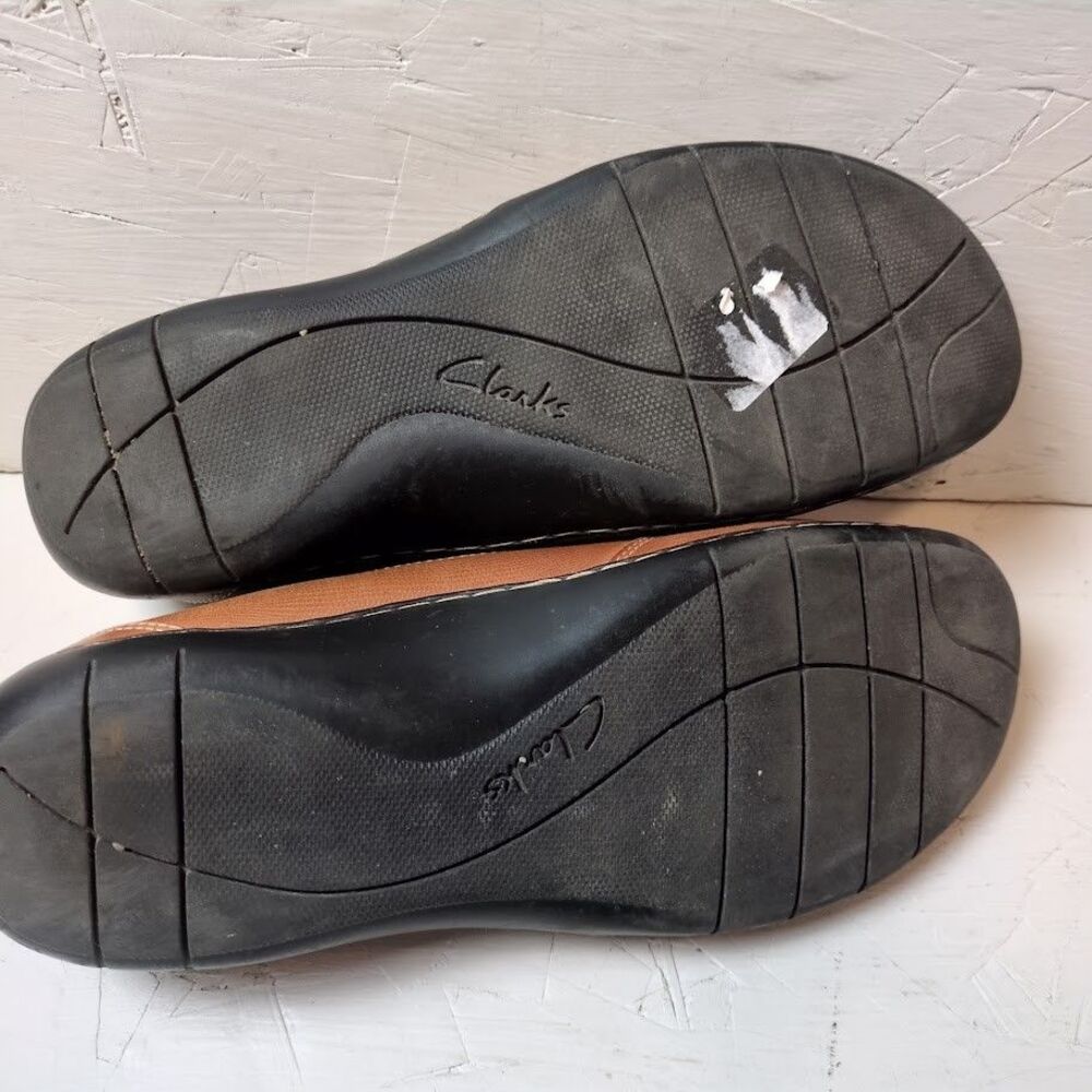 Clarks Brown Leather Slip On Shoes Women's Size 10 M Soft Cushion Loafers - Picture 7 of 7